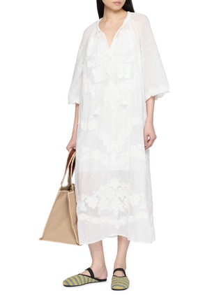 模特儿示范图 - 点击放大 - EDITION - Embroidered Midi Dress