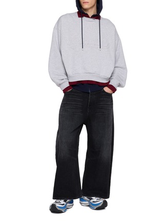 模特儿示范图 - 点击放大 - BALENCIAGA - Layered Hooded Crewneck Sweater