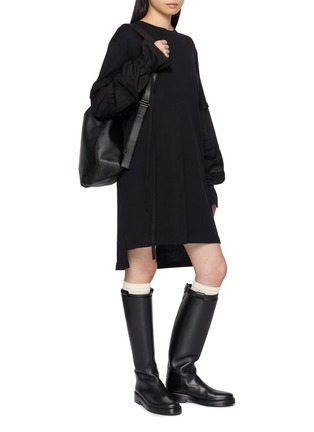 模特儿示范图 - 点击放大 - ANN DEMEULEMEESTER - LUCINA 假两件连衣裙