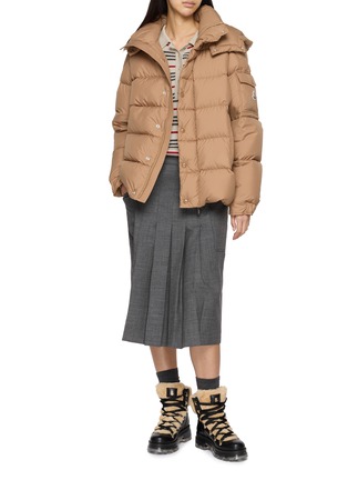 模特儿示范图 - 点击放大 - MONCLER - Maya 连帽绗缝羽绒夹克