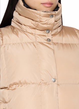 细节 - 点击放大 - MONCLER - 连帽可拆绗缝羽绒马甲
