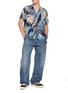 模特儿示范图 - 点击放大 - JW ANDERSON - Abstract Floral Print Camp Collar Shirt