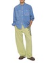 模特儿示范图 - 点击放大 - JW ANDERSON - Pixel Print Twisted Workwear Light Wash Jeans