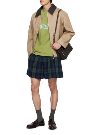 模特儿示范图 - 点击放大 - JW ANDERSON - Seersucker Check Shorts