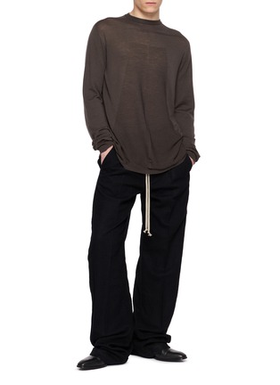 模特儿示范图 - 点击放大 - RICK OWENS - Dietrich Drawstring Waistband Straight Leg Pants