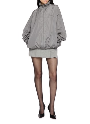 模特儿示范图 - 点击放大 - ALEXANDERWANG - 立领抽绳运动夹克