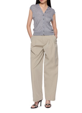 模特儿示范图 - 点击放大 - ALEXANDERWANG - Sleeveless Continuous Placket Knit Cardigan