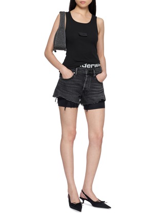 模特儿示范图 - 点击放大 - ALEXANDERWANG - 做旧深水洗短裤