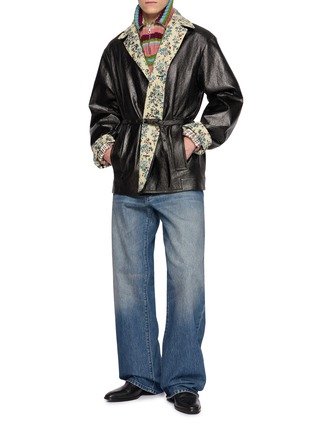 模特儿示范图 - 点击放大 - DRIES VAN NOTEN - Faded Wash Straight Leg Cotton Denim Jeans