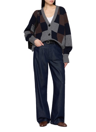 模特儿示范图 - 点击放大 - RAG & BONE - LOGAN 水洗牛仔长裤