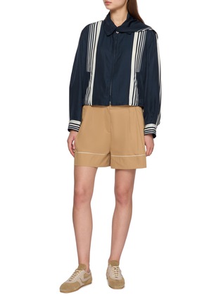 模特儿示范图 - 点击放大 - RAG & BONE - Krista Silk Bomber Jacket