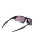 模特儿示范图 - 点击放大 - OAKLEY - Injected Irregular O Matter™ Sunglasses
