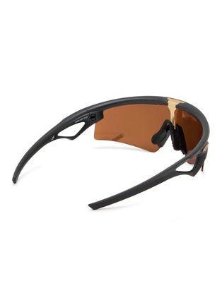 模特儿示范图 - 点击放大 - OAKLEY - Shield Visor Sunglasses