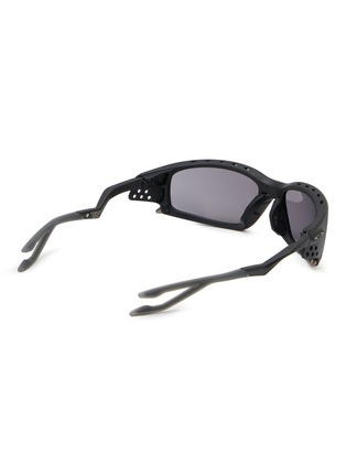 模特儿示范图 - 点击放大 - OAKLEY - Wraparound Sunglasses