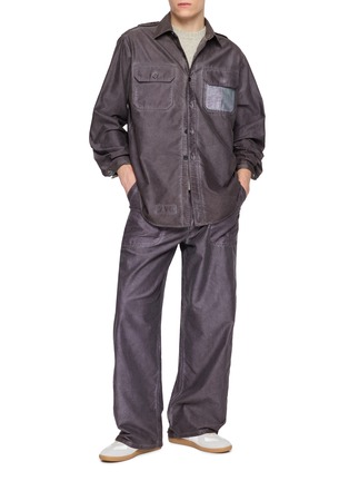 模特儿示范图 - 点击放大 - MAISON MARGIELA - Double-Dyed Workwear Cotton Shirt