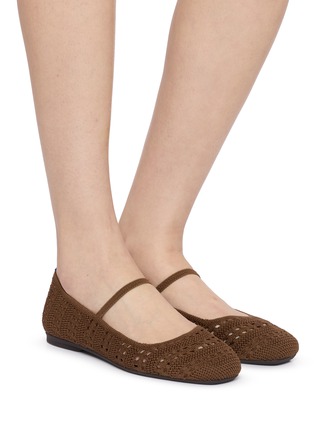模特儿示范图 - 点击放大 - ROTHY'S - Max Square Knit Mary Janes