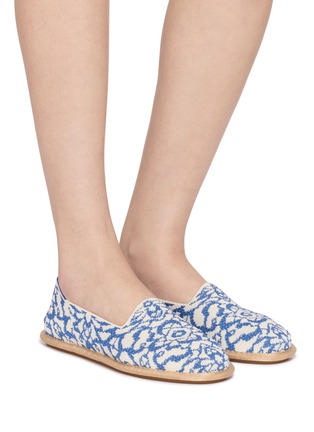 模特儿示范图 - 点击放大 - ROTHY'S - Patterned Knit Flats