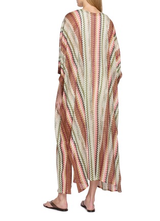 背面 - 点击放大 - AMOR RIVIERA - Zigzag Pattern Metallic Knit Long Poncho Dress
