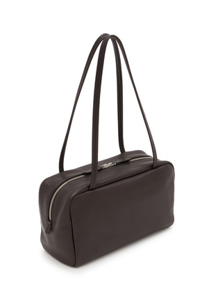 模特儿示范图 - 点击放大 - THE ROW - Astra Leather Bowling Bag