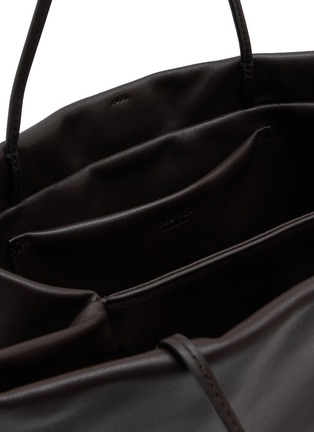 细节 - 点击放大 - THE ROW - Large Cecily Leather Tote Bag