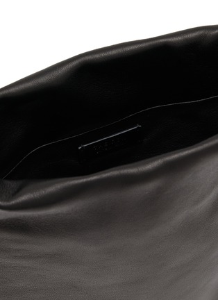 细节 - 点击放大 - THE ROW - Ray Leather Pouch