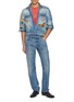 模特儿示范图 - 点击放大 - ANTIK DENIM - California Straight Medium Wash Jeans