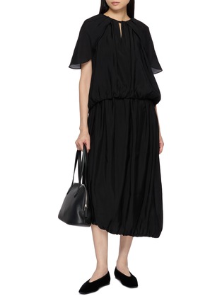 模特儿示范图 - 点击放大 - THE LOOM - Drift Midi Skirt