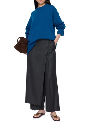 模特儿示范图 - 点击放大 - R2W - Rasmo Round Neck Wool Cashmere Knit Sweater