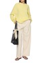 模特儿示范图 - 点击放大 - R2W - Rasmo Round Neck Wool Cashmere Knit Sweater