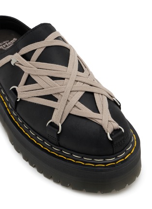 细节 - 点击放大 - RICK OWENS - X DR. MARTENS MEGALACE 绕带穆勒皮鞋