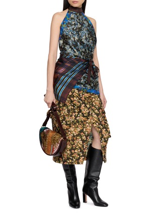 模特儿示范图 - 点击放大 - DRIES VAN NOTEN - Foulard Wrap Top
