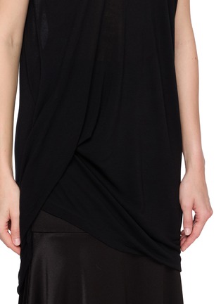  - RICK OWENS - Hiked V-Neck T-Shirt