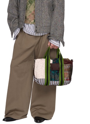 正面 -点击放大 - DRIES VAN NOTEN - Small Striped Patchwork Tote Bag