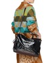 模特儿示范图 - 点击放大 - DRIES VAN NOTEN - Large Weekend Leather Bag