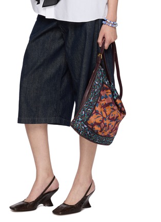 模特儿示范图 - 点击放大 - DRIES VAN NOTEN - 中号印花皮革拼接单肩包