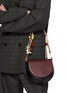 模特儿示范图 - 点击放大 - DRIES VAN NOTEN - Small Leather Crossbody Flap Bag
