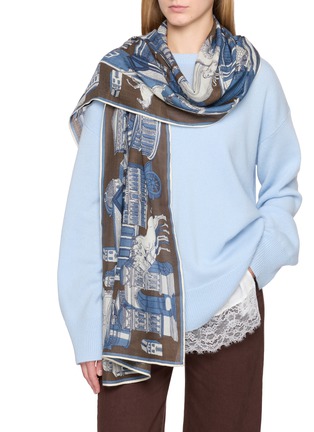 模特儿示范图 - 点击放大 - INOUI EDITIONS - Roma Wool Scarf