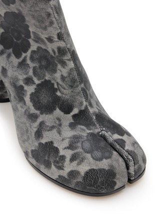 细节 - 点击放大 - MAISON MARGIELA - Tabi 80 Flower Print Ankle Boots