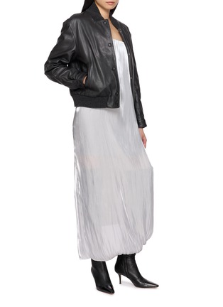 模特儿示范图 - 点击放大 - HELMUT LANG - Fluid Slip Dress