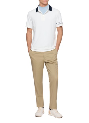 模特儿示范图 - 点击放大 - SOUTHCAPE - Sleeve Logo Contrast Collar Polo Shirt