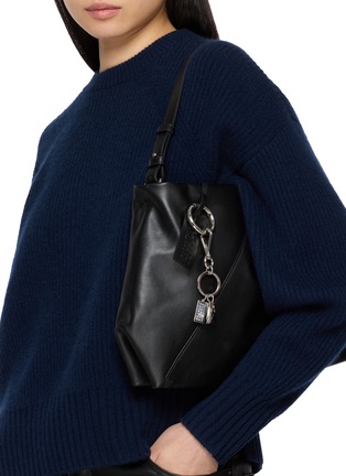 模特儿示范图 - 点击放大 - MM6 MAISON MARGIELA - Japanese Bag Charm