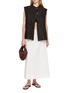模特儿示范图 - 点击放大 - KATLIAX - Reversible Silk Organza Vest