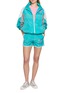 模特儿示范图 - 点击放大 - HALFWAY NATIVE - MEET U 80'S Graphic Running Shorts