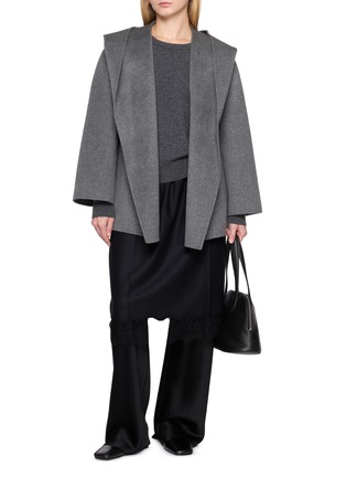 模特儿示范图 - 点击放大 - R2W - Round Neck Cashmere Knit Sweater