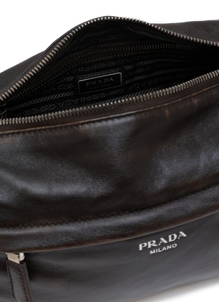 细节 - 点击放大 - PRADA - 复古皮革斜挎筒包