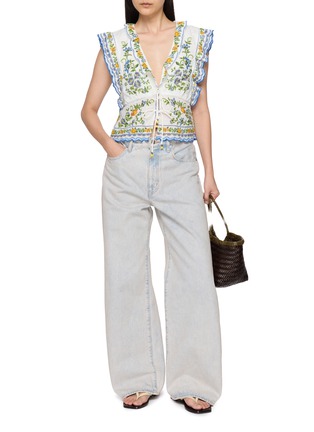 模特儿示范图 - 点击放大 - FARM RIO - Emily Floral Tapestry Blouse