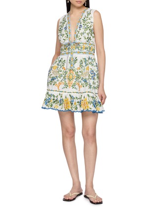 模特儿示范图 - 点击放大 - FARM RIO - Emily Floral Tapestry Mini Dress