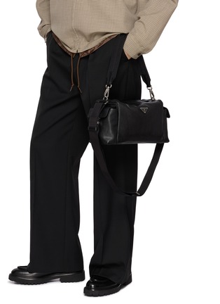 模特儿示范图 - 点击放大 - PRADA - 三角标托特包