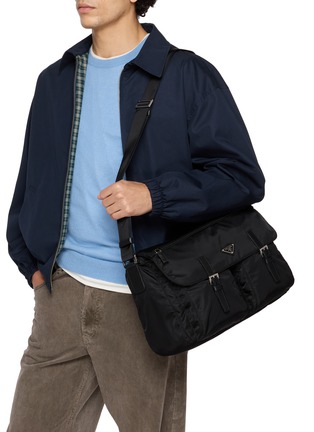 模特儿示范图 - 点击放大 - PRADA - Re-Nylon Messenger Bag