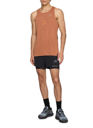 模特儿示范图 - 点击放大 - ADIDAS - X Song for the Mute Graphic Tank Top